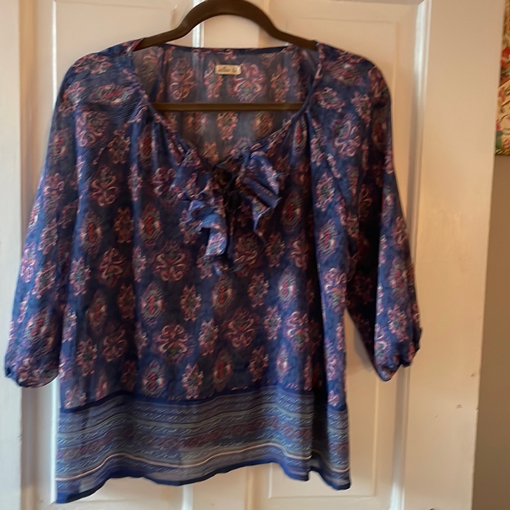 Sheer 3/4 sleeve light Hollister top